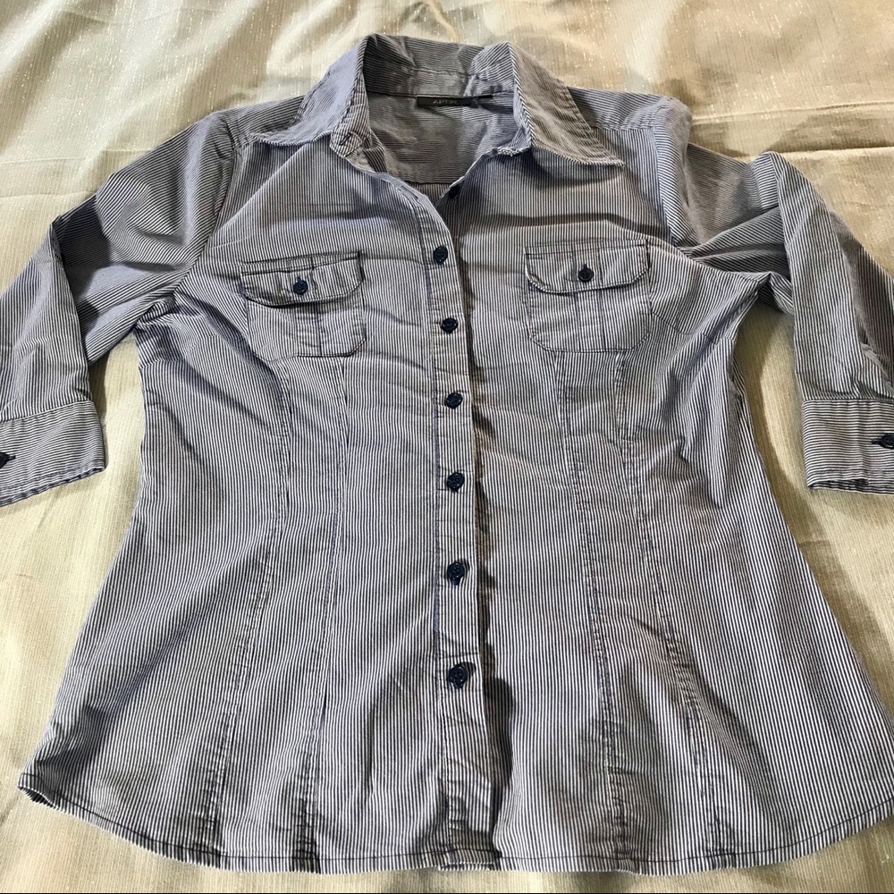 {APT. 9} BLUE STRIPED BUTTON DOWN BLOUSE SZ M